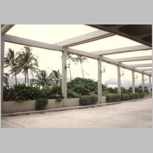 1988-08 - Australia Tour 129 - Honolulu Airport.jpg